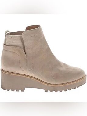 Dolce Vita Rielle wedge booties in a neutral taupe or dune color size 8